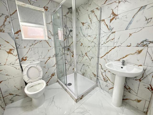 Apartment for rent in Dixons Green, West Midlands