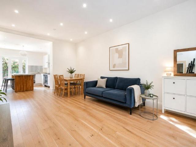 Apartment for rent in London Borough of Ealing, Greater London
