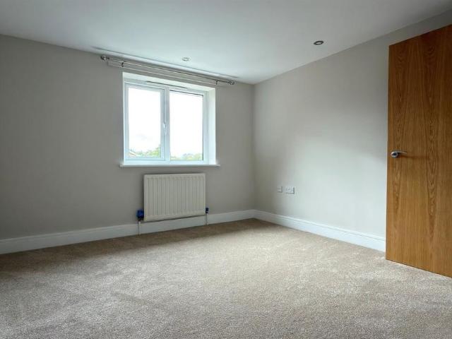 Apartment for rent in Littlecote, West Sussex