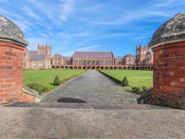 Flat for rent in Connaught Park, Bushey