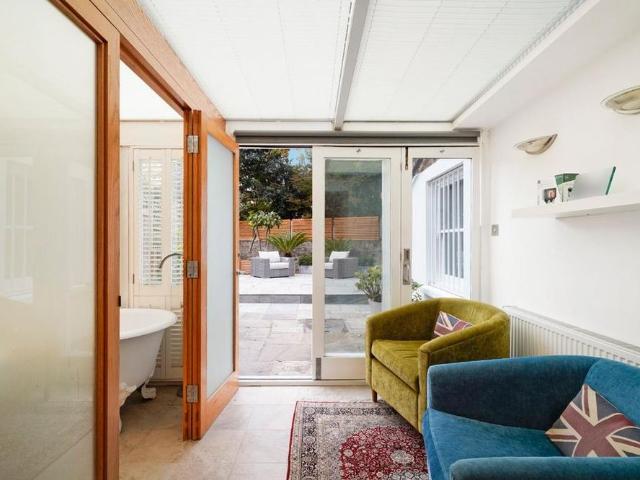 Apartment for rent in St. John's Wood, Isle Of Man