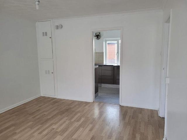 Apartment for rent in Pembrey and Burry Port Town, Wales