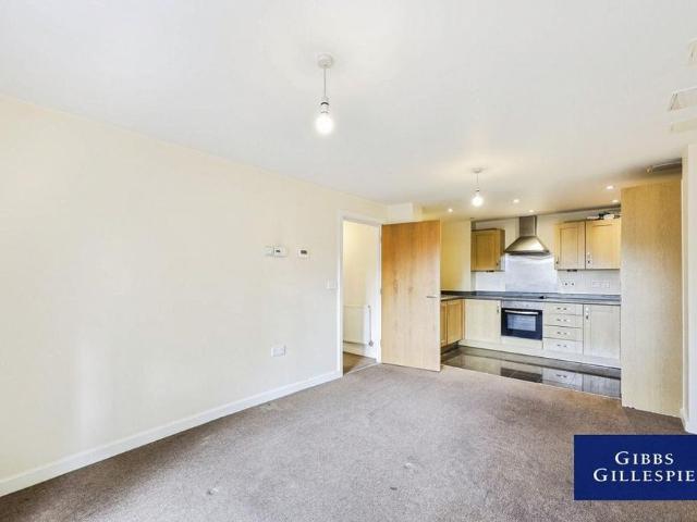 Apartment for rent in Holywell Estate, North Watford