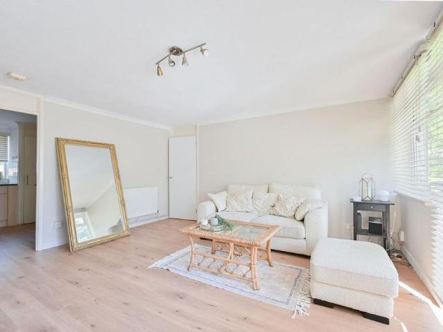 Apartment for rent in Bourne End, Pouchen End