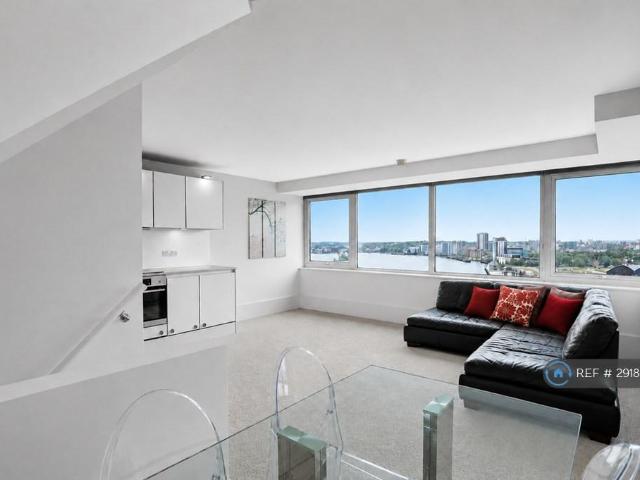 Flat for rent in London Borough of Lewisham, Greater London