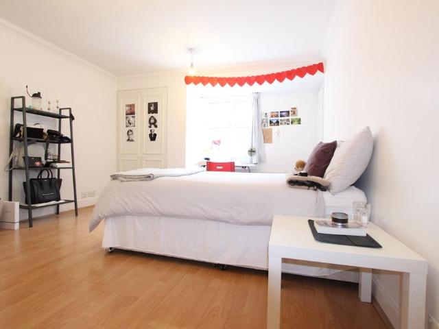 Flat for rent in St. John's Wood, Greater London