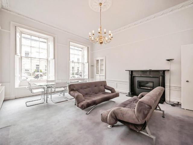 Flat for rent in New Town, Scotland