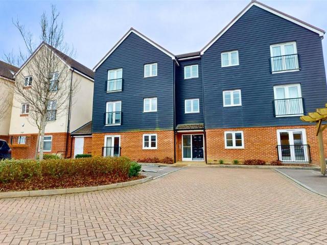 Flat for rent in Cheeseman's Green, Bridgefield