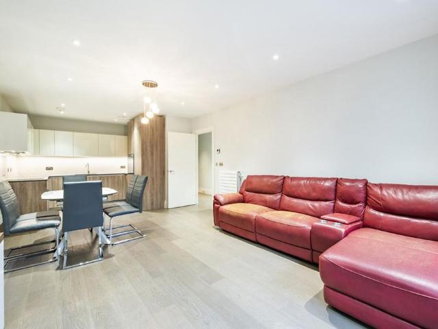 Apartment for rent in Norbiton, Greater London