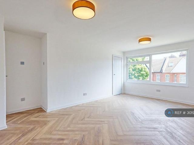 Apartment for rent in Alton Barnes, Essex
