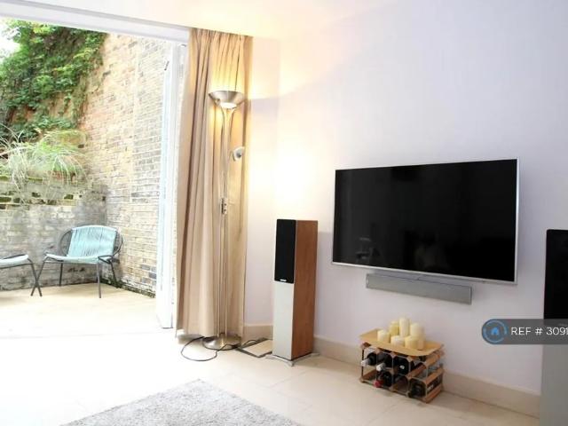 Apartment for rent in Kennington Cross, Greater London