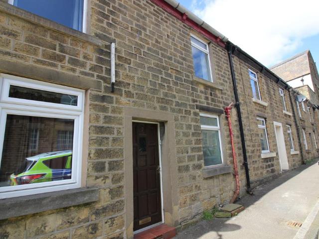 Flat for rent in Whitfield, Charlesworth