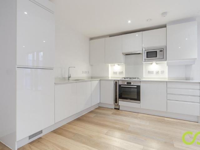 Flat for rent in London Borough of Lewisham, Greater London