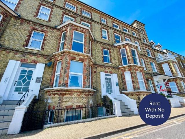Flat for rent in Upton, Acol