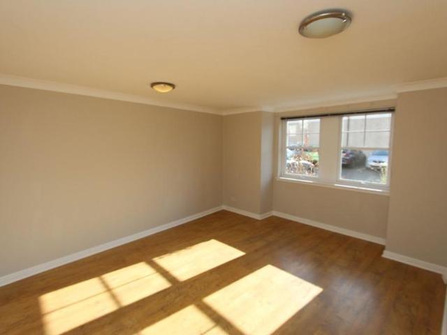 Apartment for rent in Marionville, Restalrig