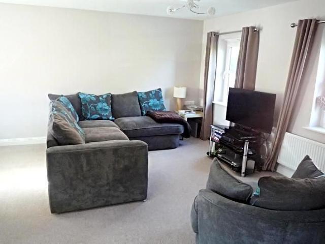 Apartment for rent in Daws Hill, Cressex