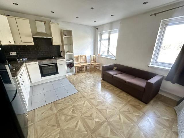 Apartment for rent in London Borough of Ealing, Greater London