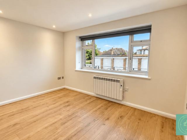 Apartment for rent in Winchmore Hill, Greater London