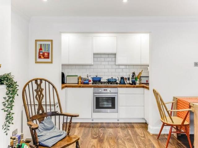 Apartment for rent in Chalk Farm, Cat Hill