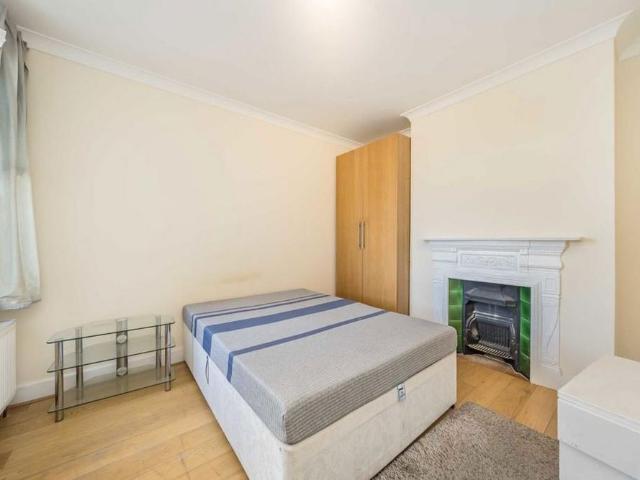 Apartment for rent in Wimbledon Park, Greater London