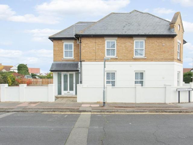 Flat for rent in Greenhill, The Bridge