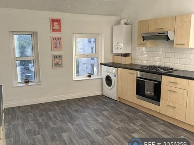 Flat for rent in Farsley, Leeds