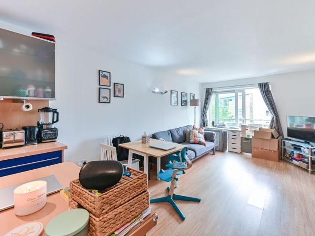Apartment for rent in Glyndon, Shooters Hill
