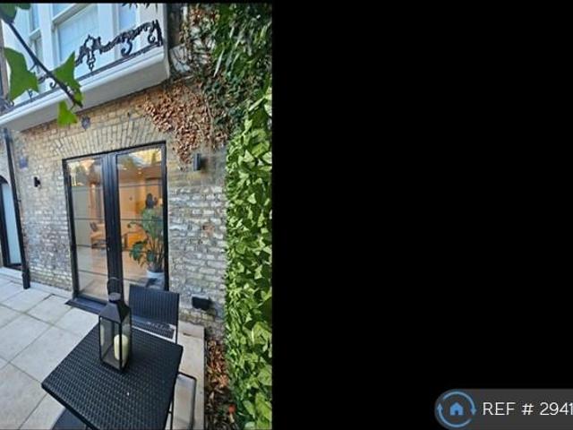 Flat for rent in Southfields, Greater London