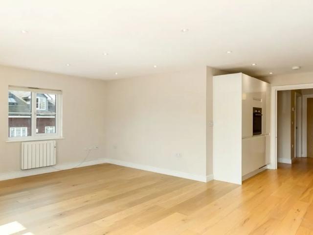 Apartment for rent in Cox Green, Horsham