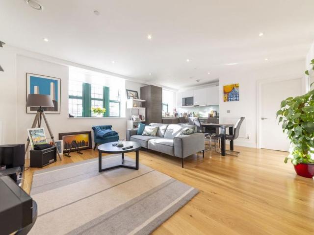 Apartment for rent in Clapham Park, Greater London