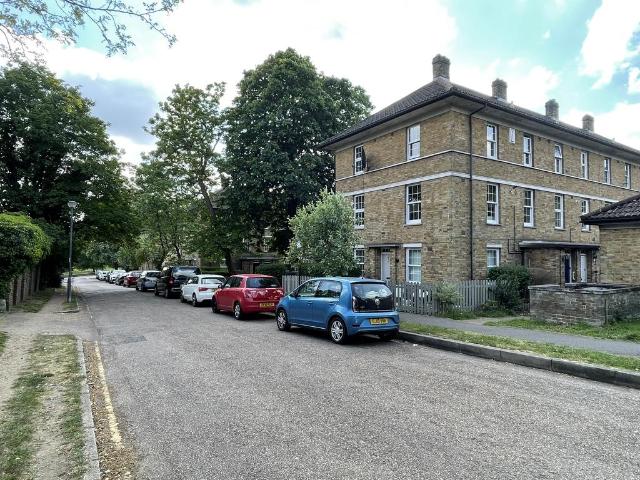 Flat for rent in London Borough of Lewisham, Blackheath
