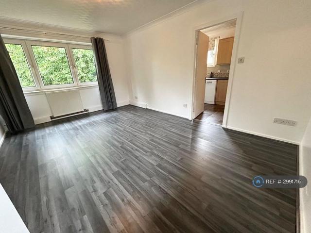 Apartment for rent in Blairdardie, Scotland