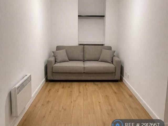 Apartment for rent in Chalk Farm, Greater London