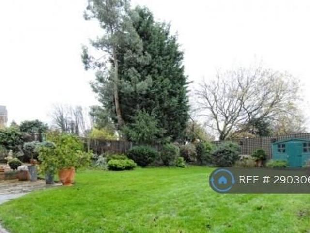 Apartment for rent in London Borough of Ealing, Perivale