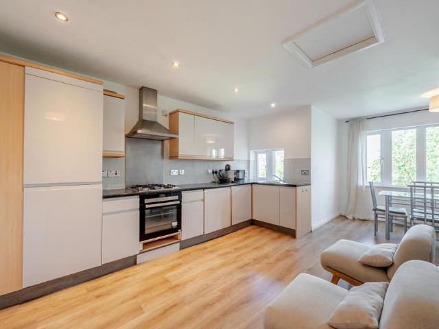 Apartment for rent in West Park, West Yorkshire