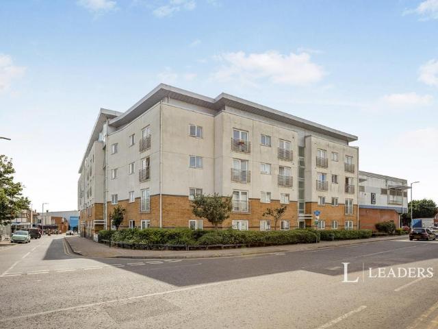 Flat for rent in Elmfield, Leicestershire