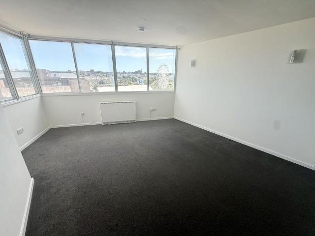 Flat for rent in Westbrook, Acol