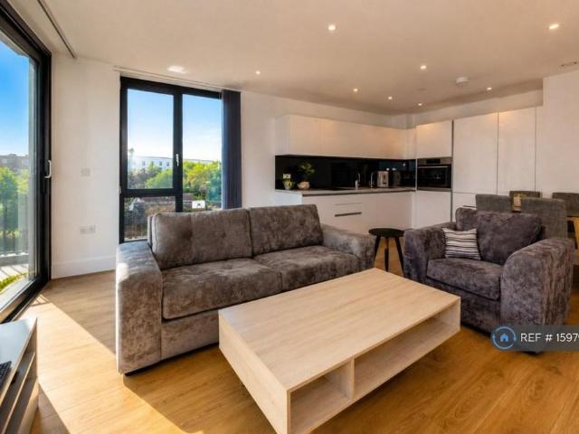 Apartment for rent in Birch Green, Spelthorne