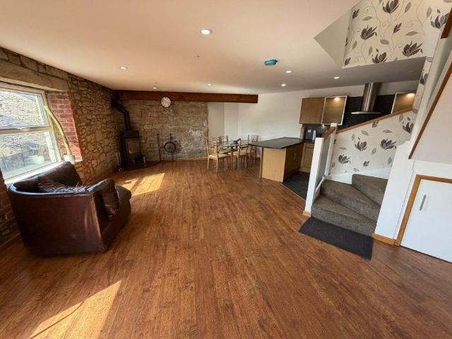 Apartment for rent in Nuttall, Bury