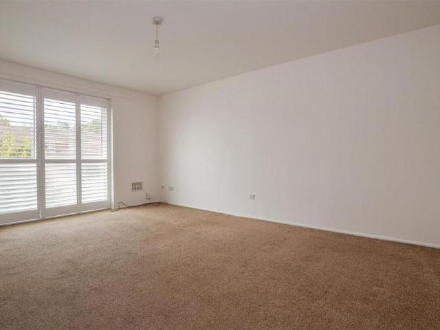 Apartment for rent in Five Acres, Hertfordshire