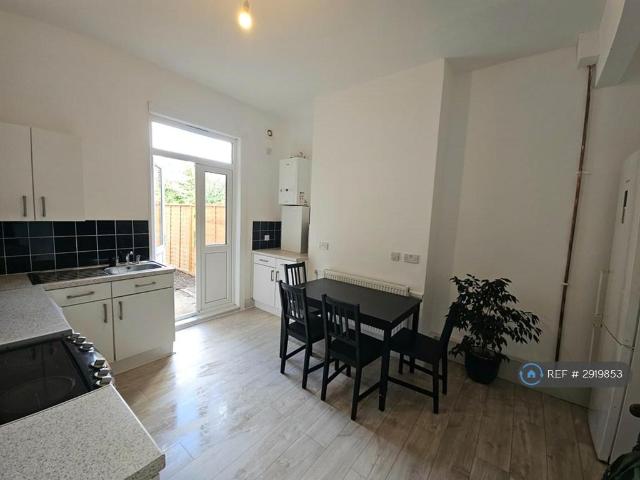 Flat for rent in Leytonstone, Isle Of Man