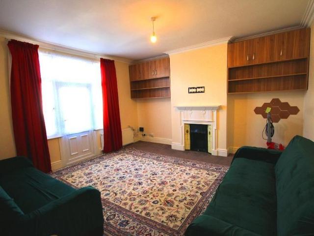 Apartment for rent in Alperton, Greater London