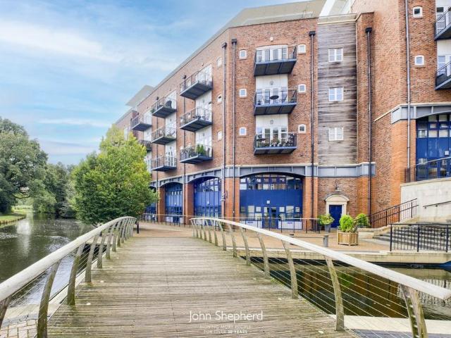 Flat for rent in Dickens Heath, West Midlands