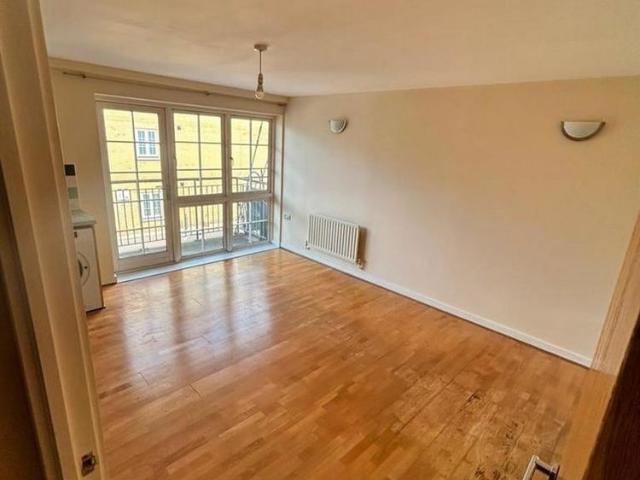 Apartment for rent in Rush Green, Greater London