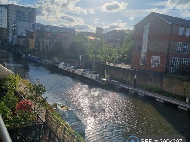 Flat for rent in Bromley-by-Bow, Poplar Grove
