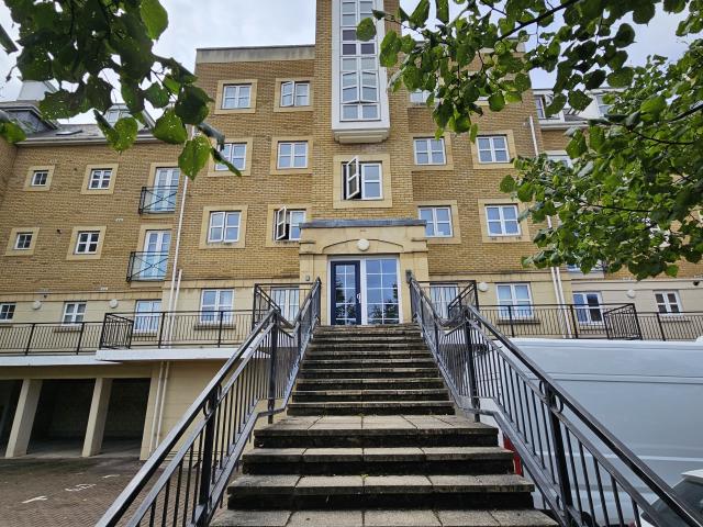 Apartment for rent in Worcester Park Estate, Dartford