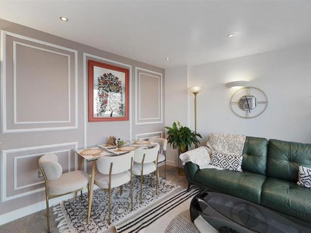 Apartment for rent in Custom House, Greater London