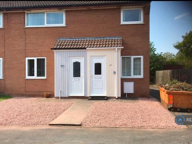 Flat for rent in Overchurch Hill, Moreton