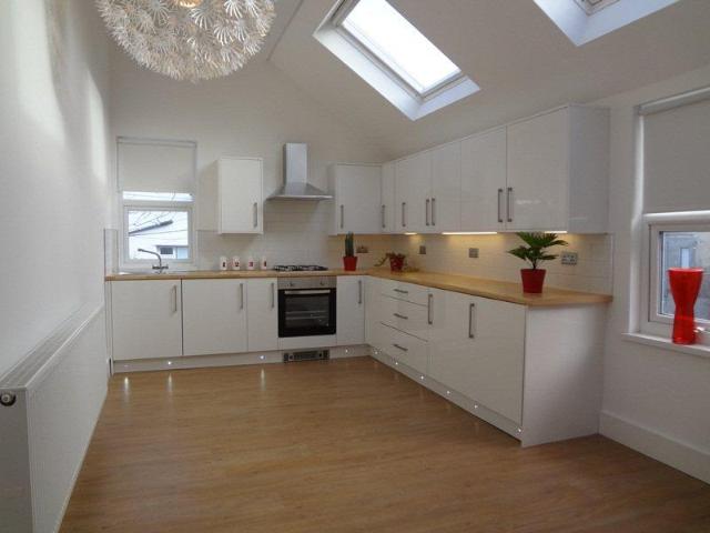 Flat for rent in Plasnewydd, Falcon Lodge