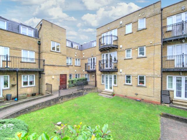 Apartment for rent in London Borough of Enfield, Greater London